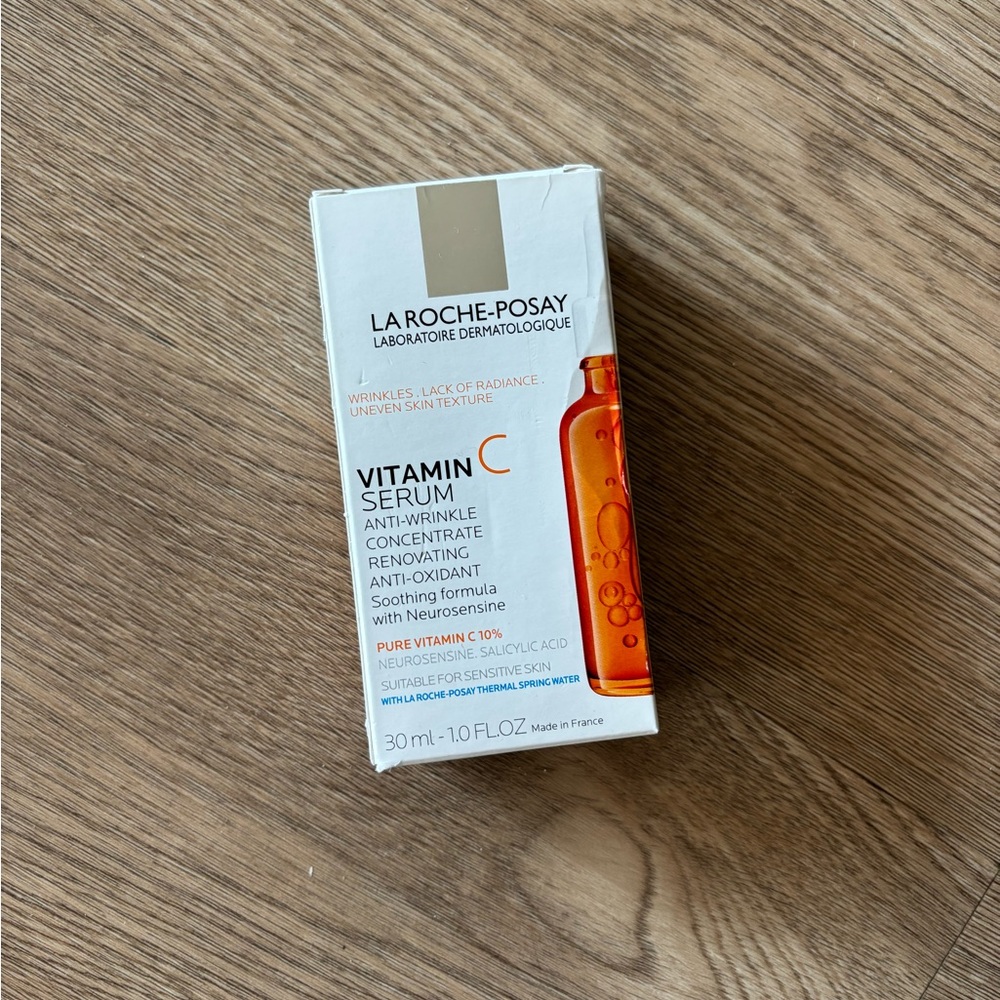 LA ROCHE POSAY VITAMIN C SERUM (unopened)